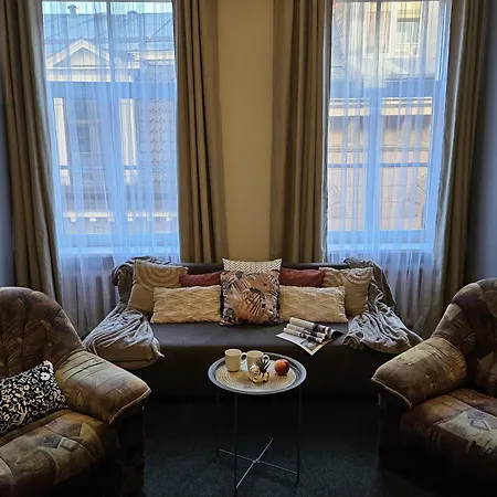 Apartment Heart Of Old 3 Bedroom By Dome Square *