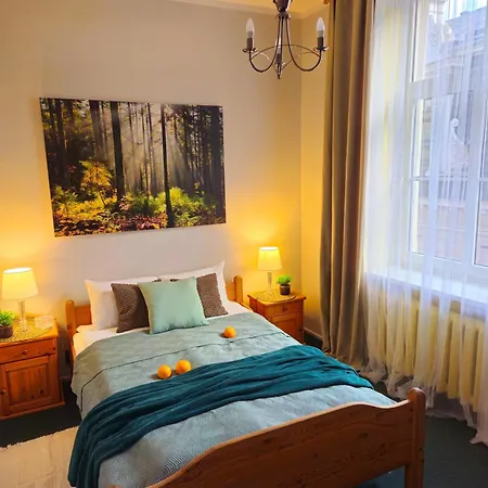 Apartment Heart Of Old 3 Bedroom By Dome Square *
